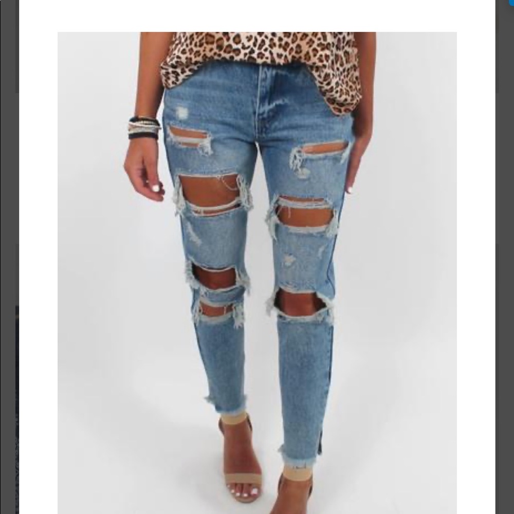 Boyfriend jeans distressed